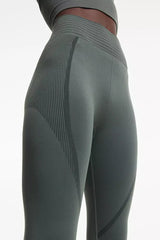 DryMove™ Seamless Shaping Sports tights