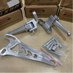RS150 RSX150 WINNER X RACING REAR FOOTREST WITH EXHAUST BRACKET STAY BAR SET PEMIJAK KAKI BELAKANG RS RSX 150 PNP -By Sea Courier Method 🚢📦