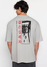 Men's Gray Oversize/Wide Cut 100% Cotton Far Eastern Anime Printed T-Shirt