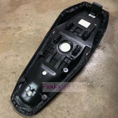 DHC- YAMAHA Y15ZR Y15 Y150 Y15Z CUSHION SEAT WHITE LINE / SEAT ASSY / TEMPAT DUDUK / KUSYEN SEAT / SEAT CATALYZER -By Sea Courier Method 🚢📦