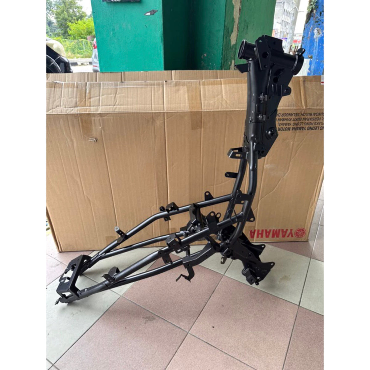 ￼YAMAHA 💯 ORIGINAL BDK-F1110-00 LC135 V8 Fi FRAME BODY COMPLETE -By Sea Courier Method 🚢🎁