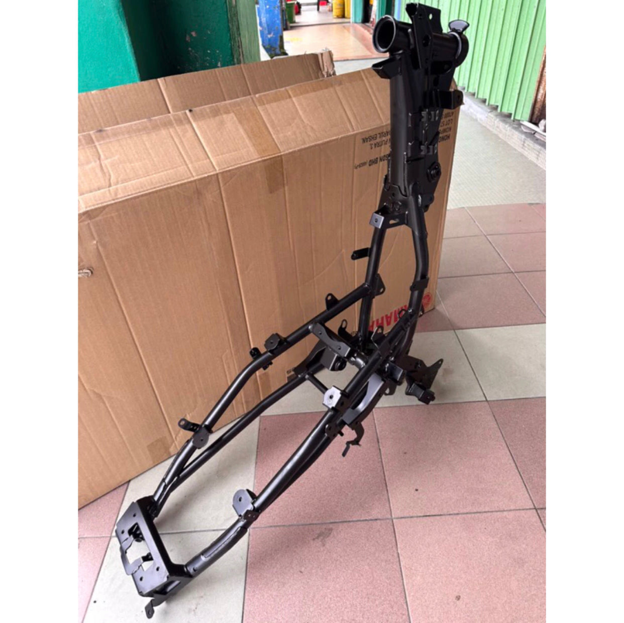 ￼YAMAHA 💯 ORIGINAL BDK-F1110-00 LC135 V8 Fi FRAME BODY COMPLETE -By Sea Courier Method 🚢🎁