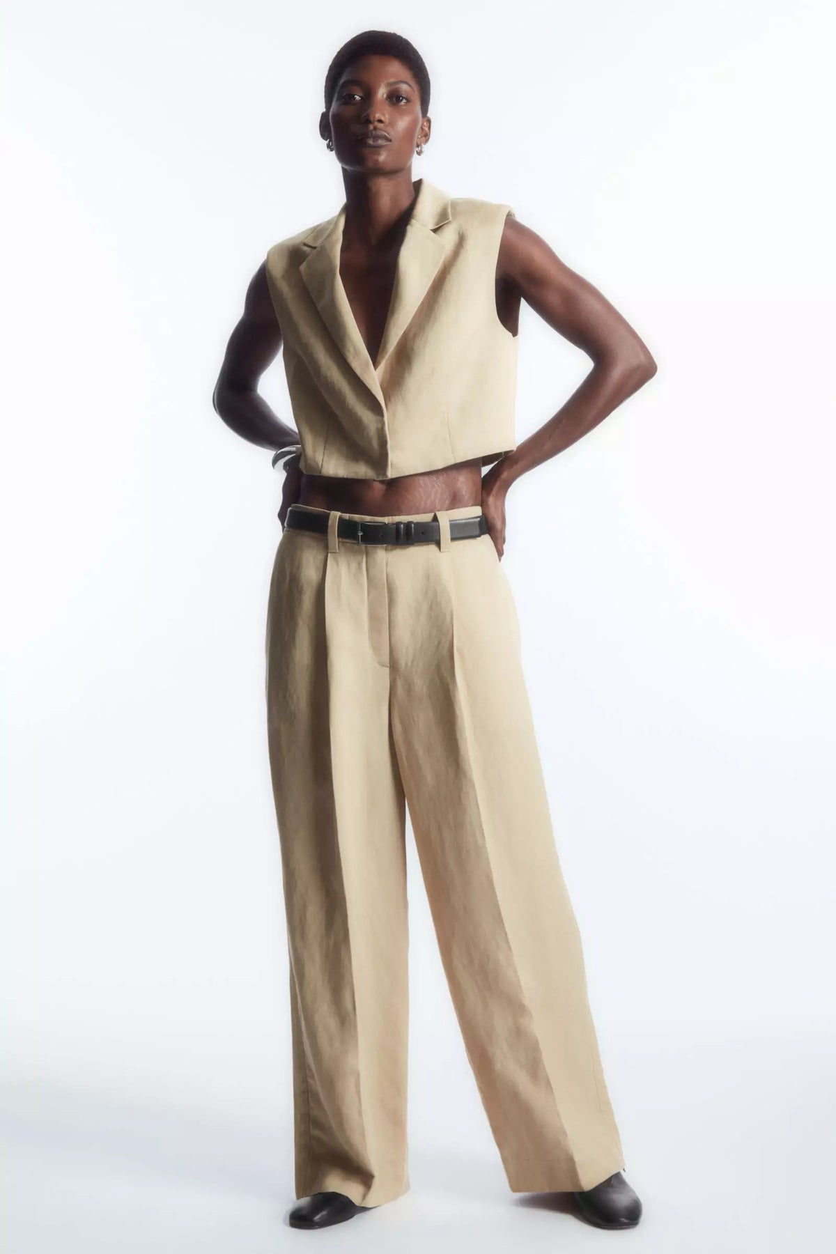 Pleated Wide-Leg Linen-Blend Trousers