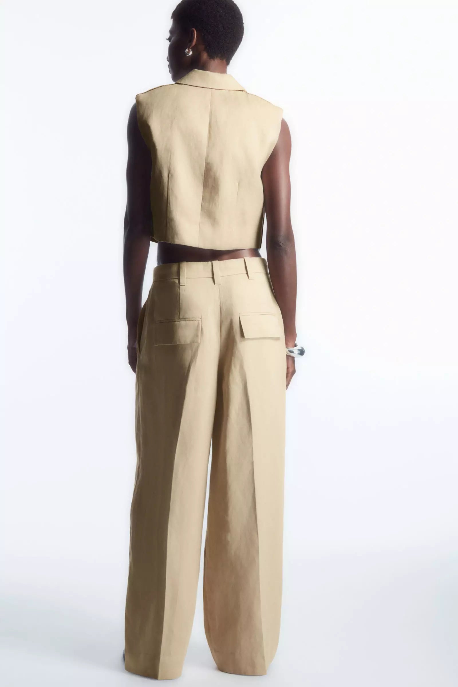 Pleated Wide-Leg Linen-Blend Trousers