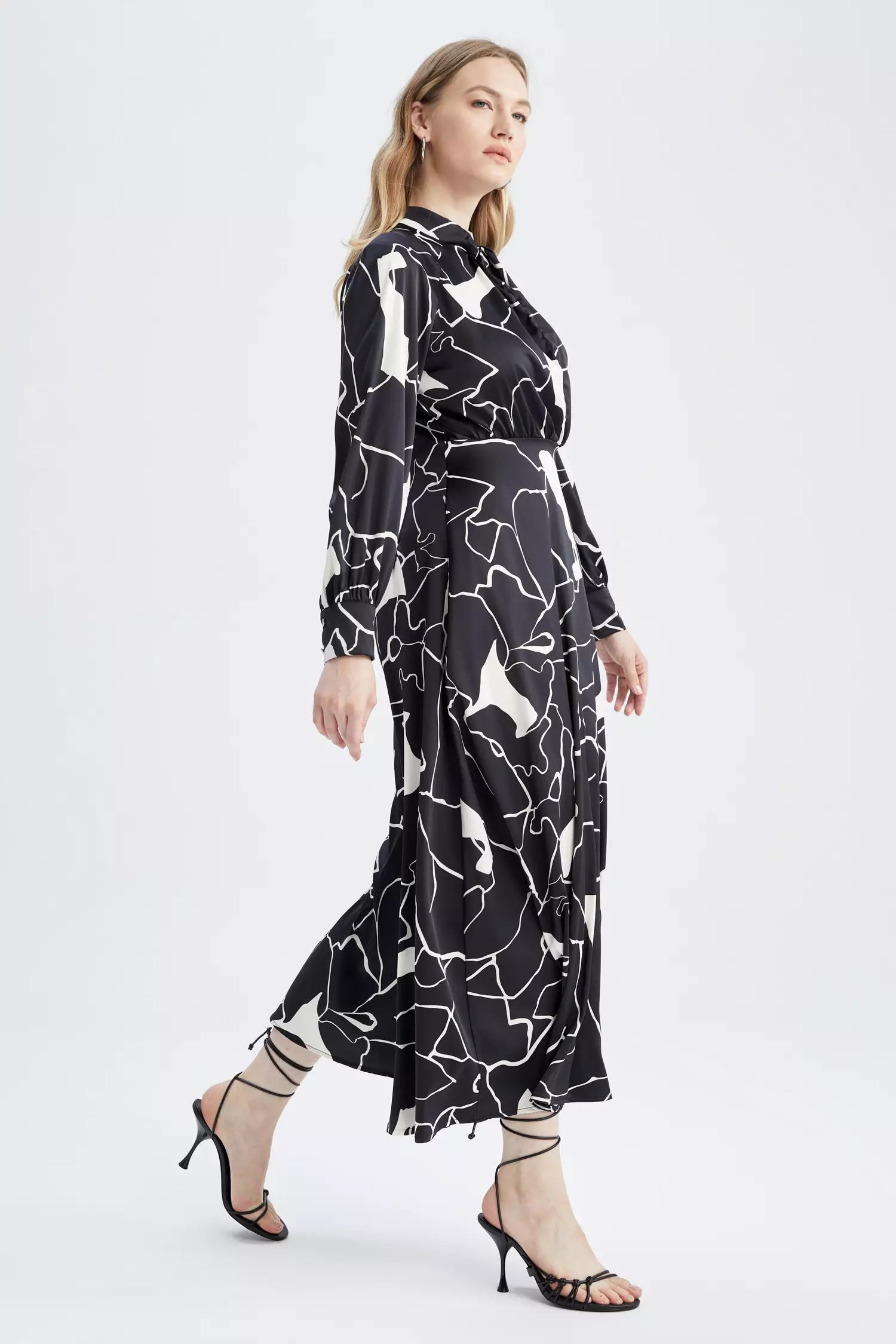 Regular Fit Long Sleeve Maxi Dress