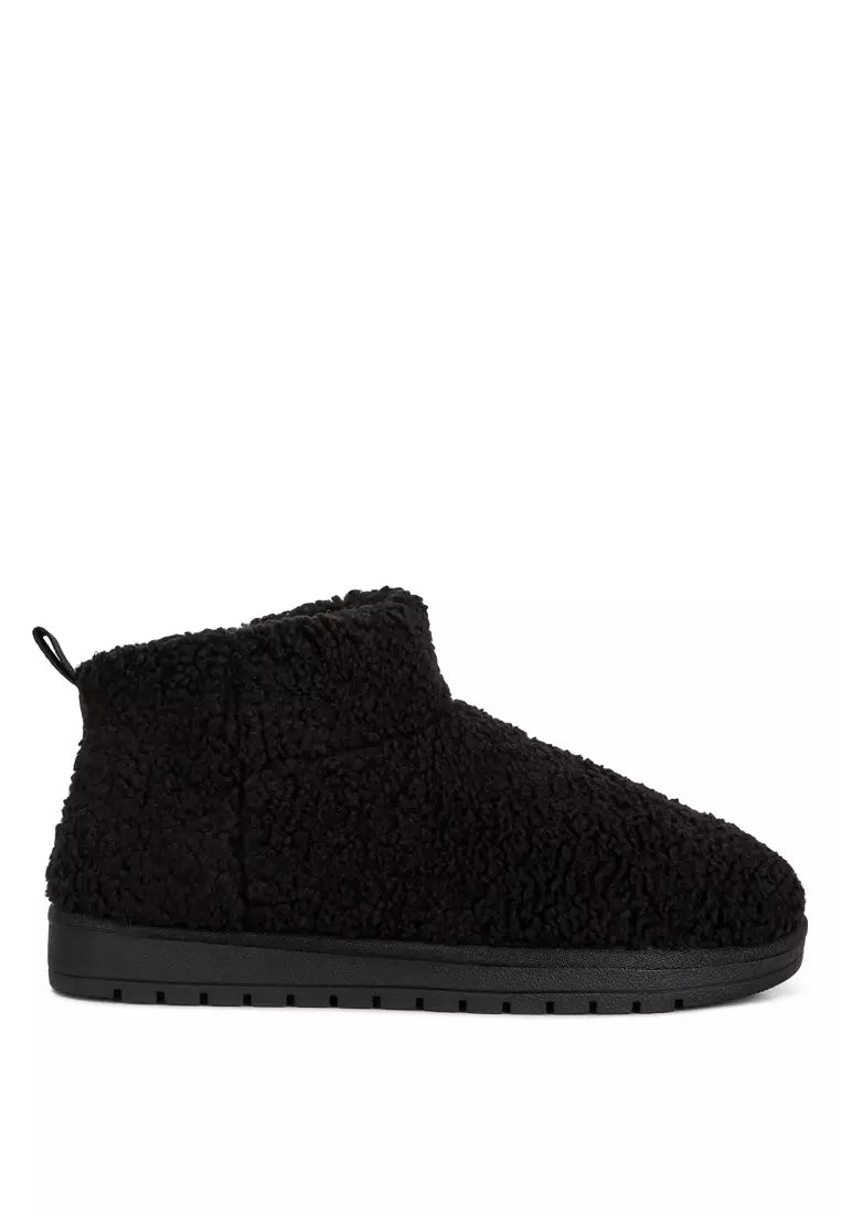 Black Fleece Exterior Fluffy Boots