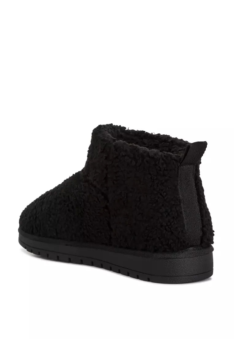 Black Fleece Exterior Fluffy Boots