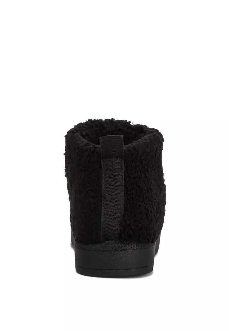 Black Fleece Exterior Fluffy Boots