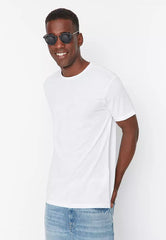 White Men's Basic Regular / Regular Cut, Crew Neck Short Sleeved T-Shirt