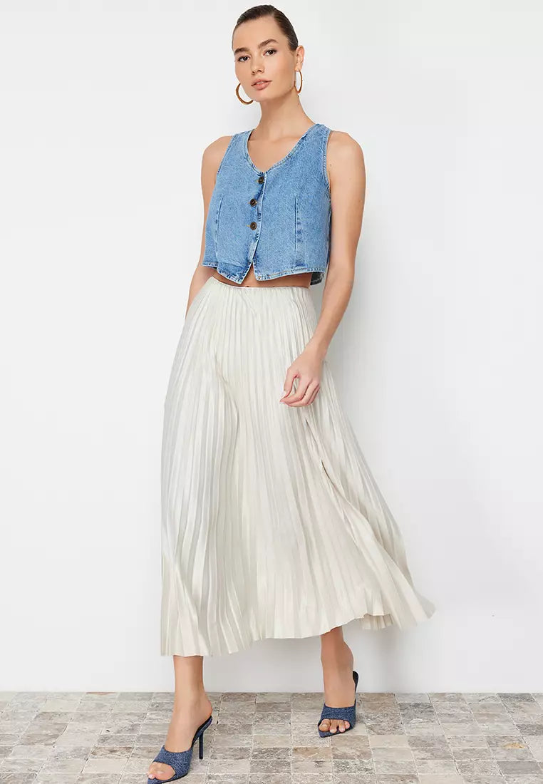 Pleated Maxi Knitted Skirt