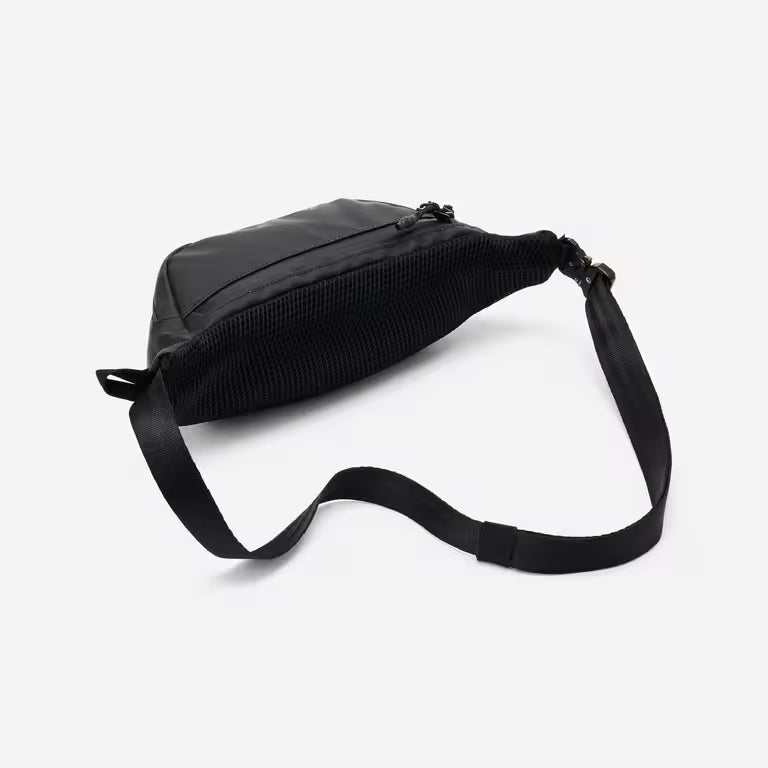 Water-repellent bum bag
