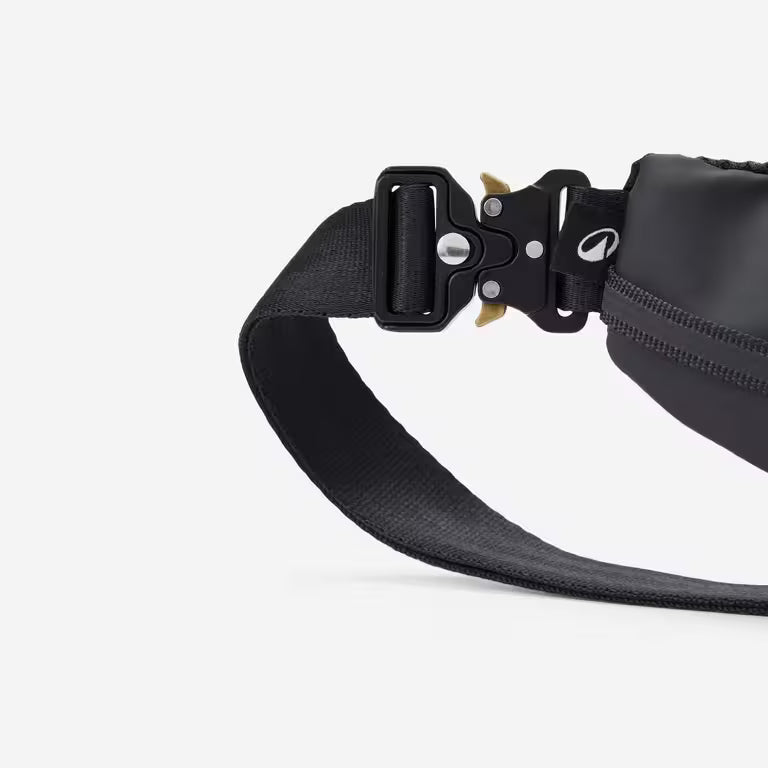 Water-repellent bum bag